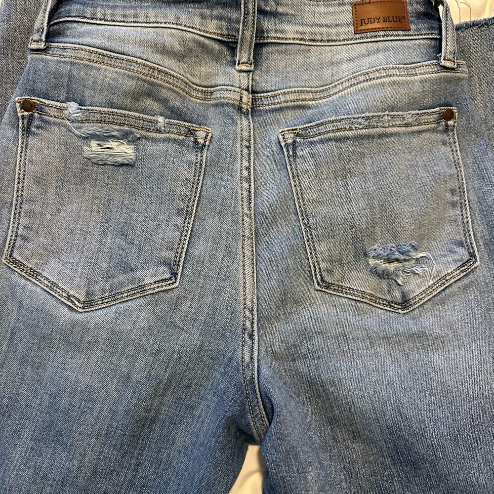 Judy Blue Oasis High Rise 90’s Straight Jeans In Light Wash Size 1 - Picture 5 of 6
